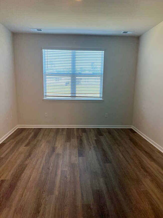Building Photo - 331 Gringott Ln