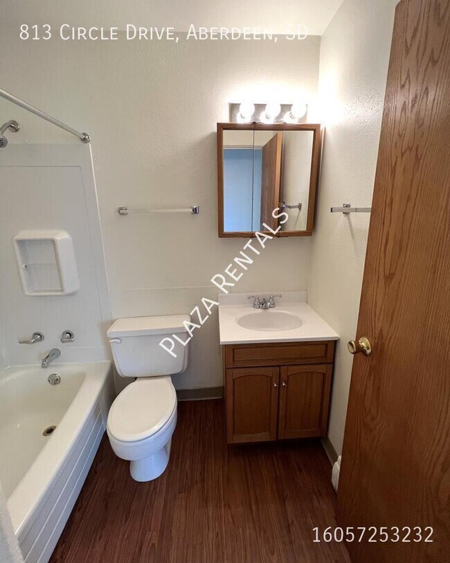 Building Photo - 2104 3rd Ave SE