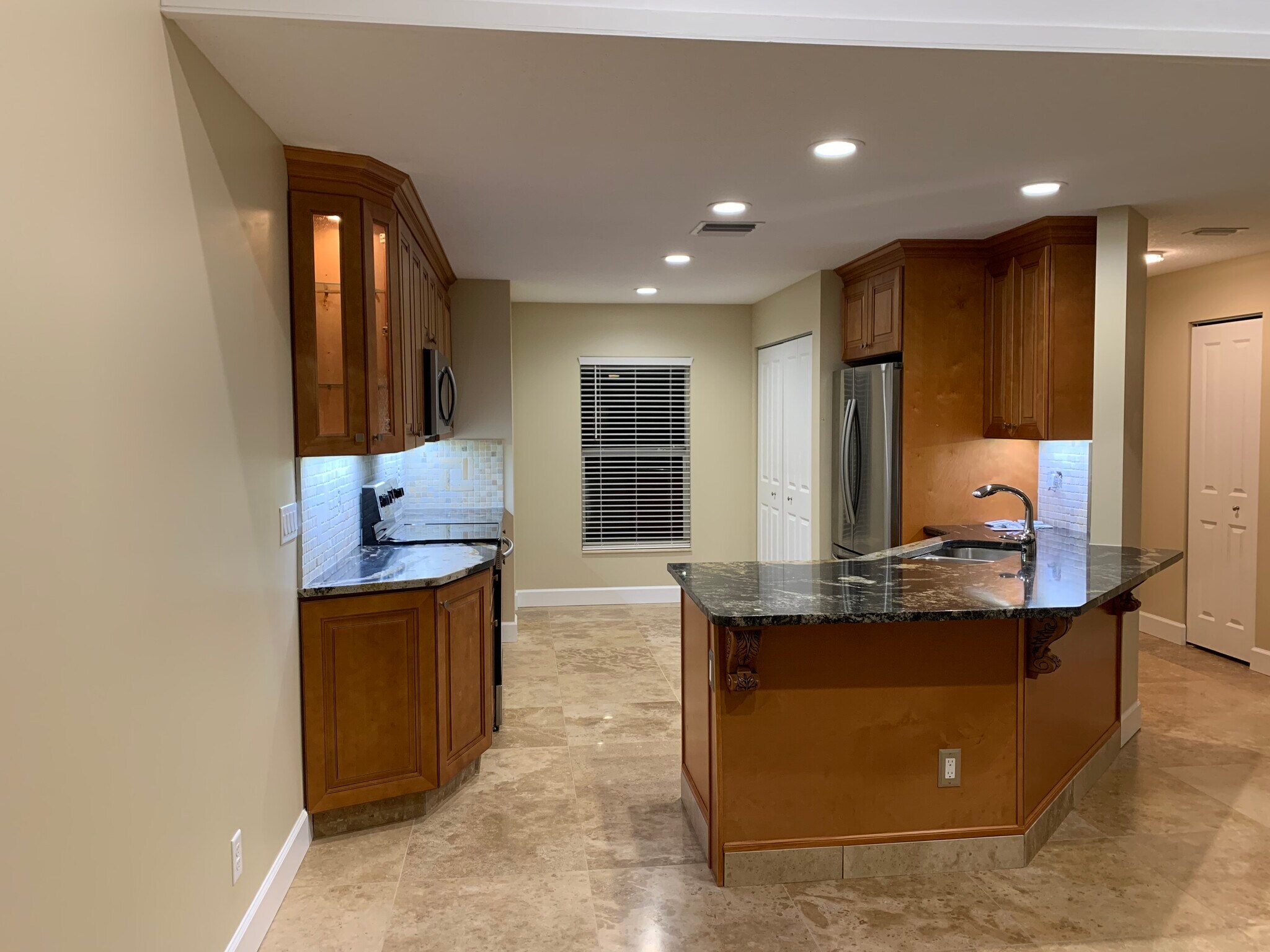 Building Photo - 926 NW Spruce Ridge Dr