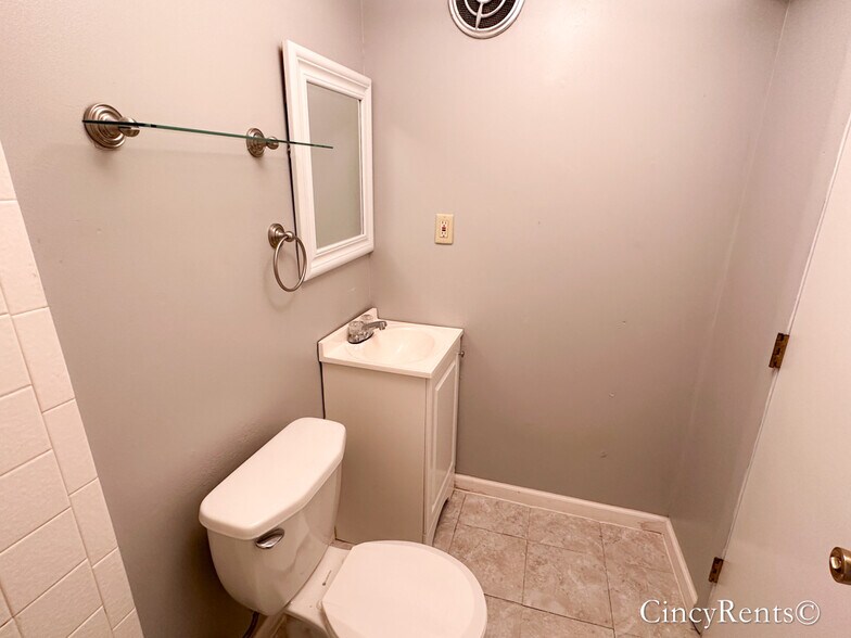 Building Photo - 1647 Rockhurst Ln