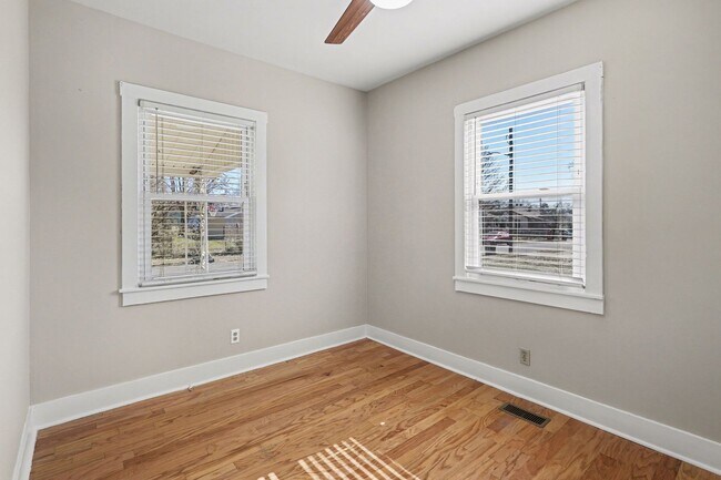 Building Photo - Charming 3 bedroom House in Old Hickory Village