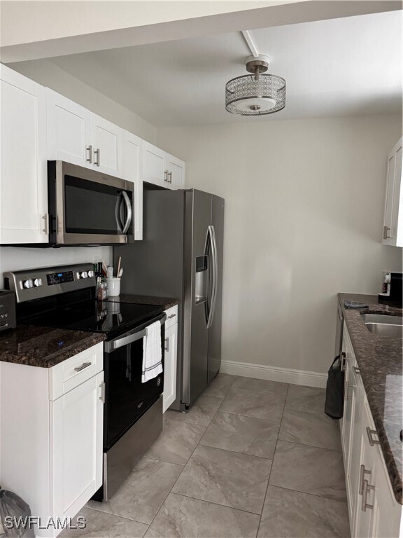 Building Photo - 7035 Cedarhurst Dr