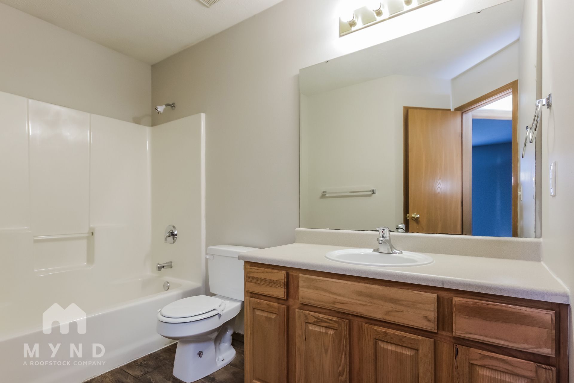 Building Photo - 418 N Century Ave