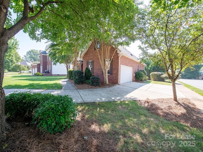 Building Photo - 1200 Mendenhall Ct