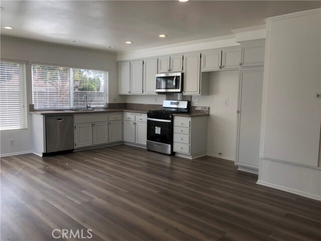 Building Photo - 8581 Kelso Dr