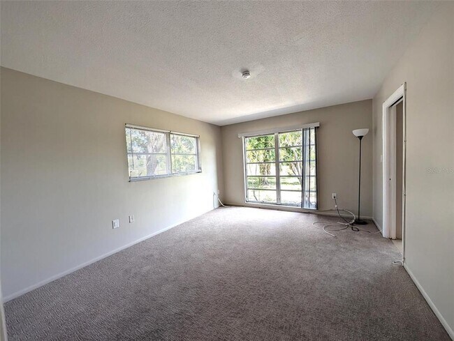 Building Photo - 3463 Bee Ridge Rd