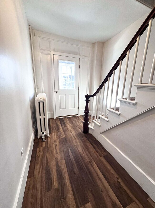 Building Photo - 39 Allen St