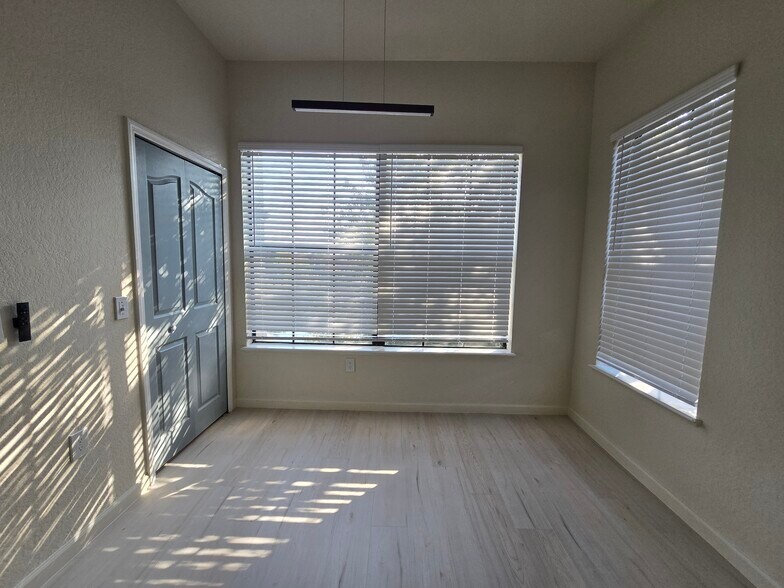 Building Photo - 6137 Metrowest Blvd