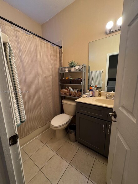 Building Photo - 4917 SW 140th Ter