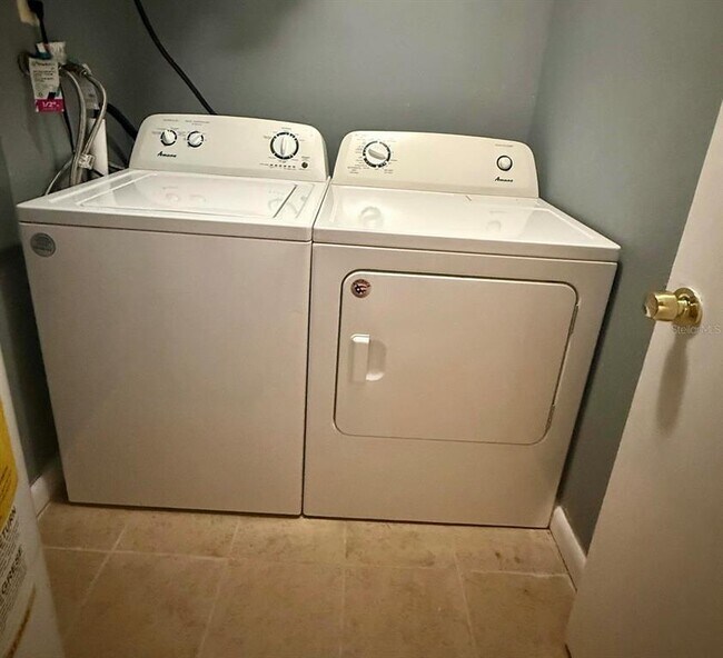 Building Photo - 1019 W Sumner St