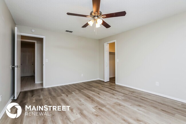 Building Photo - 1800 Gladiolas Dr