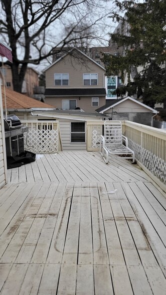 Rear/Side Deck - 768 Florence Pl