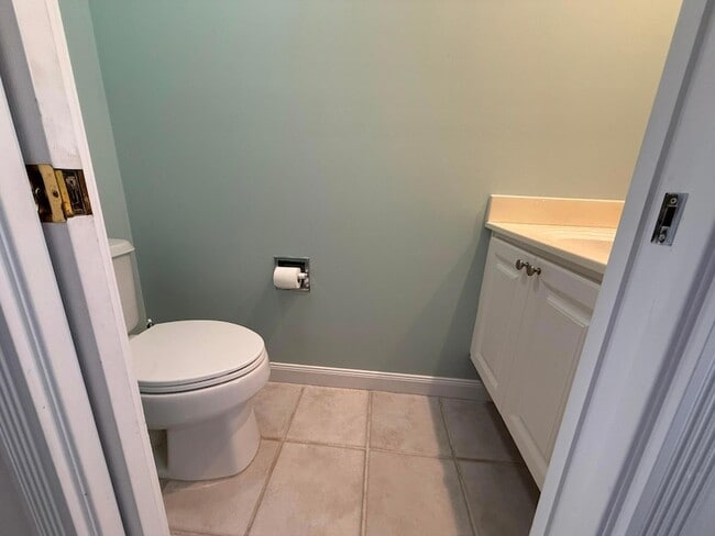 Building Photo - 150 Wentworth Ct