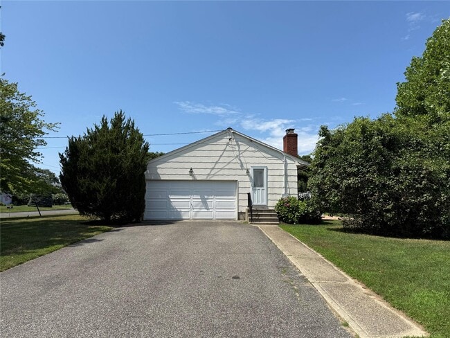 Building Photo - 3220 Delmar Dr