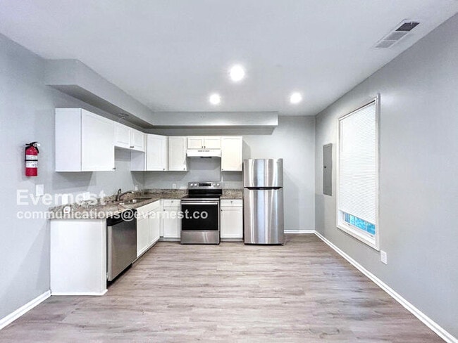 Building Photo - 2175 Fairburn Rd SW