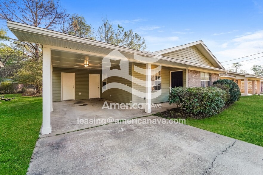 Building Photo - 814 Harvey St