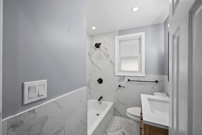 Building Photo - 54 Avenue B