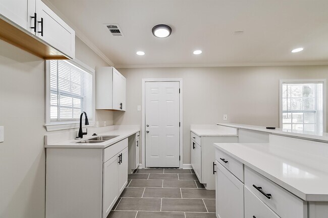 Building Photo - 4472 Boyce Rd