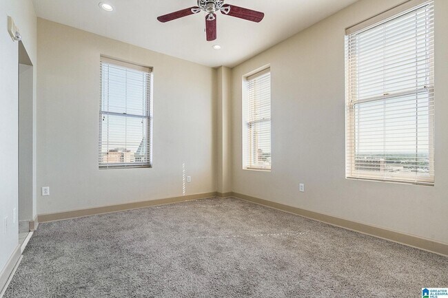 Building Photo - 2024 2nd Ave N