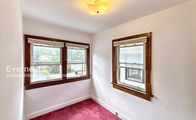 Building Photo - 661 S Burgess Ave