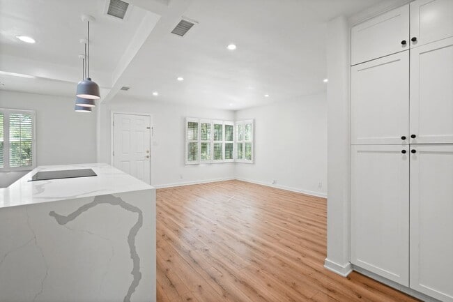 Building Photo - 2817 Stevens St