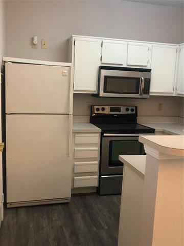 Building Photo - 2201 Wolf St