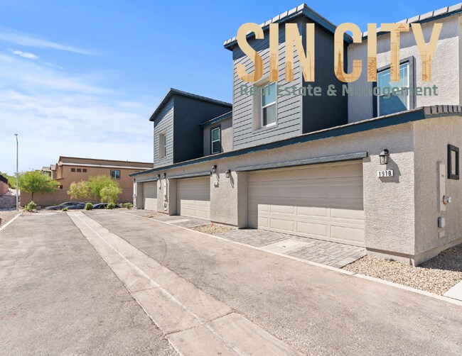 Building Photo - 1919 Stanza St