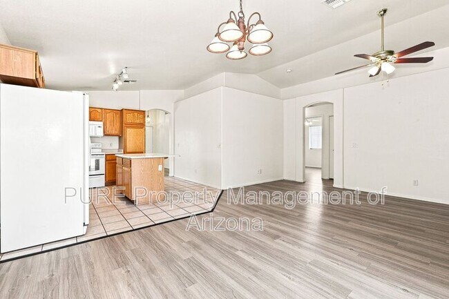 Building Photo - 8952 E Birchwood Cir