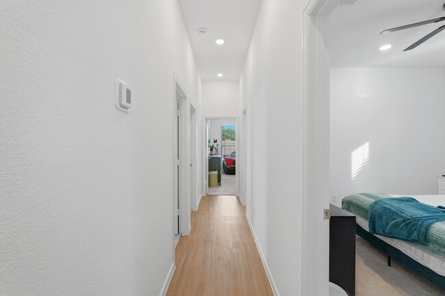 Building Photo - 4910 Shore Arbor Ln