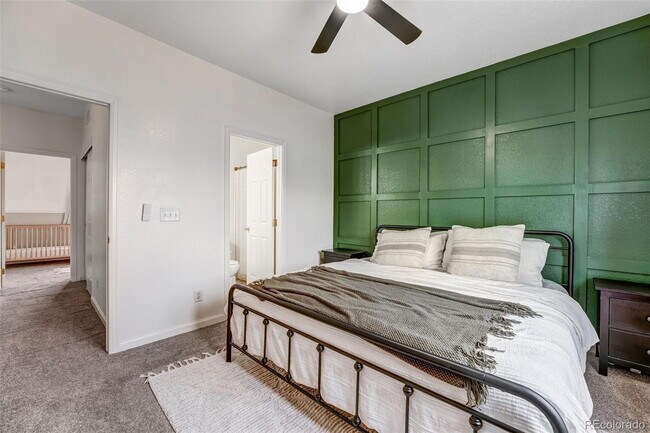 Building Photo - "Charming 2-Bed Townhouse Retreat with 2.5 Baths in Brighton!"