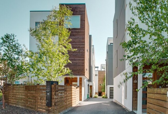Primary Photo - Air Conditioned Judkins Parkside Townhome ...
