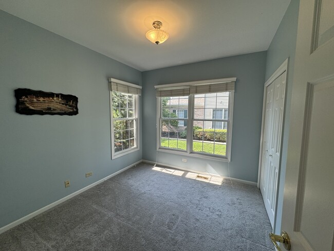Building Photo - 1N061 Mission Ct