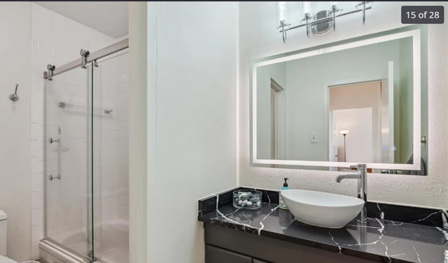 Building Photo - 1111 Ash St.