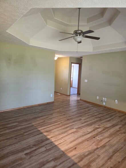 Living Room - 4798 W Kingsbury St