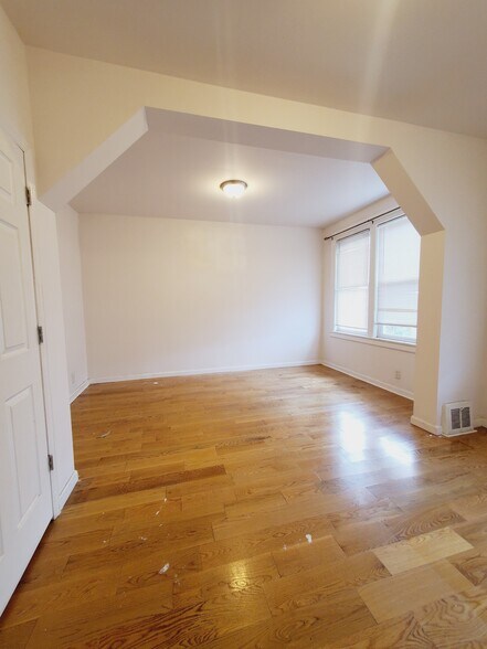Building Photo - 85 Brown Pl