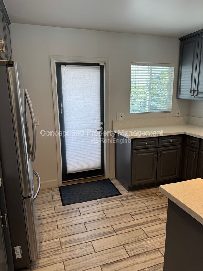 Building Photo - 1143 W 163rd St