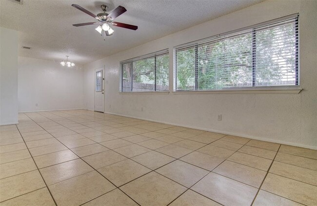 Building Photo - 1203 Westcott Dr