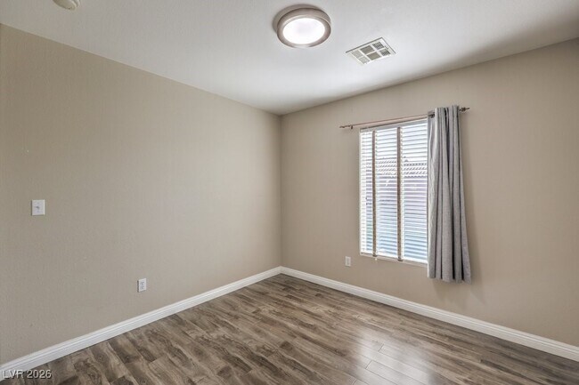 Building Photo - 7987 Delft Blue St