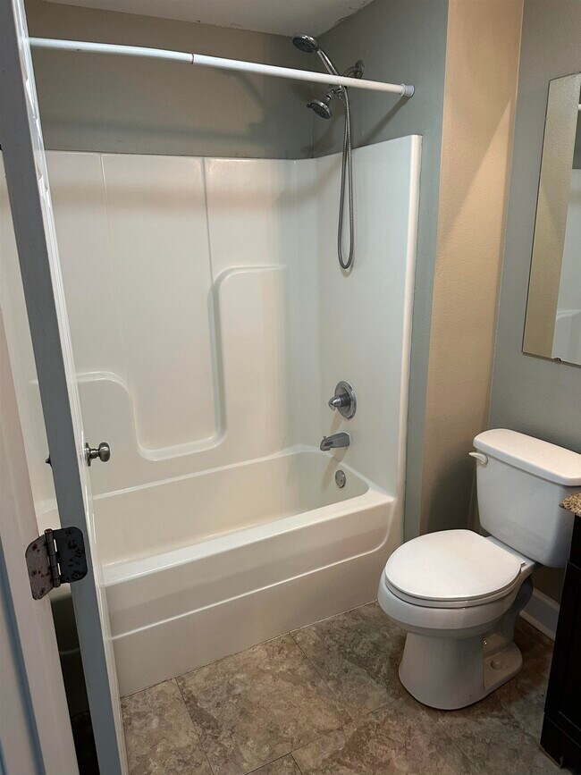 Building Photo - 229 S Lipona Rd