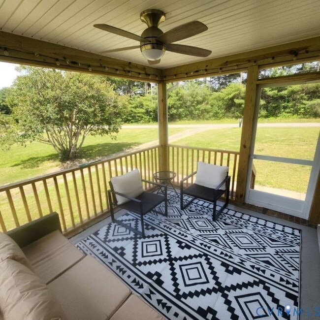 Building Photo - 9005 Pine Hill Rd