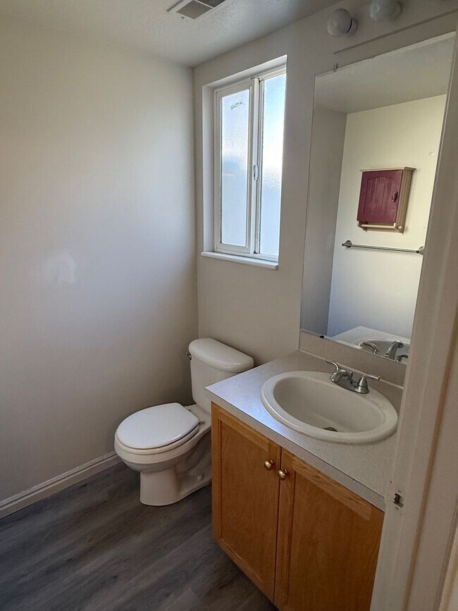 Building Photo - Beautiful North Ogden Town home for Rent