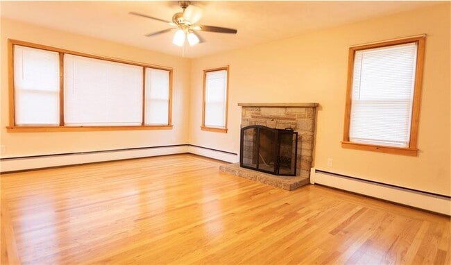Building Photo - 1089 Plainfield St