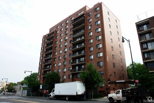 Building Photo - Sheng Rainbow Plaza