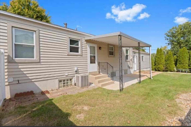 Building Photo - 10110 Dandridge Dr