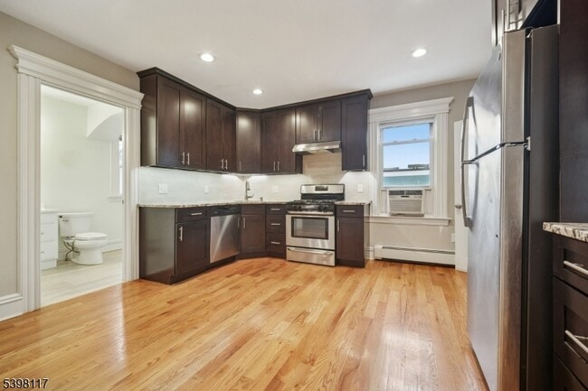 Building Photo - 159 Valley Rd