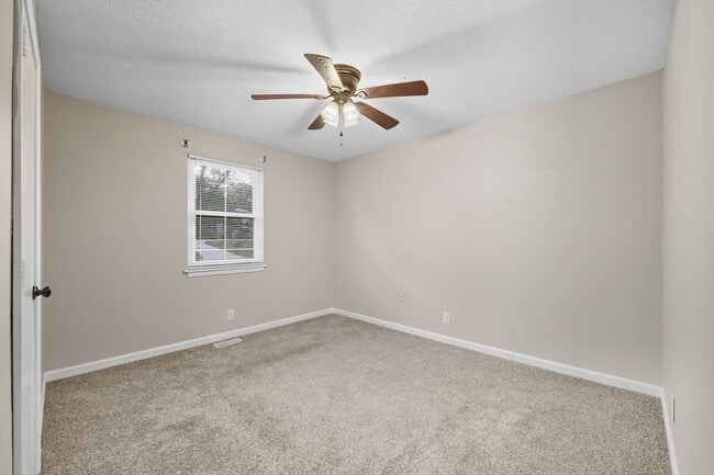 Building Photo - 1040 Britton Springs Rd