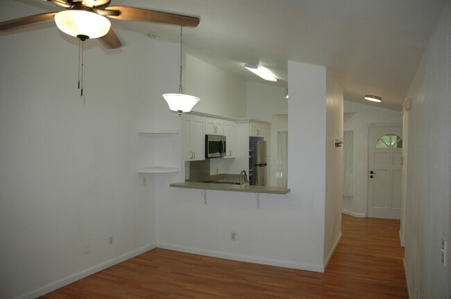 Building Photo - 92-1242-1242 Palahia St