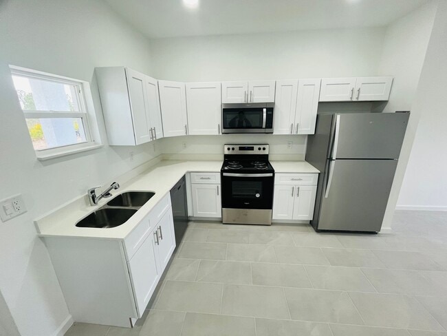 Building Photo - 764 Santa Lucia Ave S