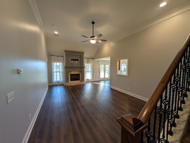 Building Photo - 903 Tanager Pl