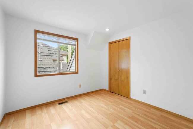 Building Photo - 12323 SW Millview Ct